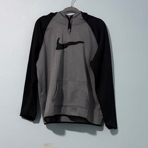 Nike Men's Black and Gray Sweater